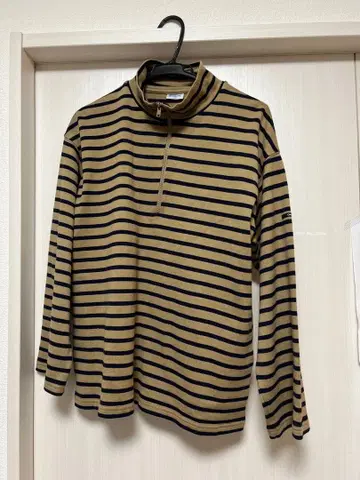 ORCIVAL 오르치발 스트라이프 하프 지퍼