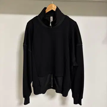 KOOI 하이넥 트레이닝복