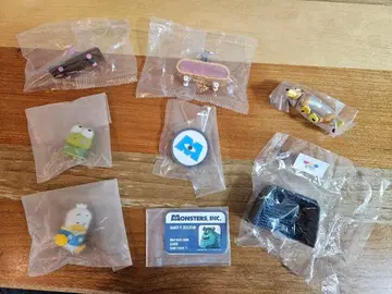 가챠가챠 모음 토이 스토리 몬스터즈 잉크 산리오 시네콘