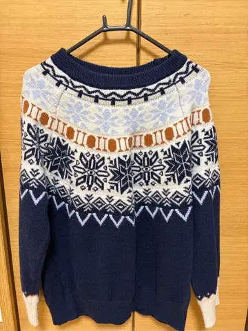 노르딕 무늬 긴팔 니트 스웨터