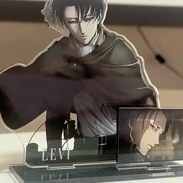 리바이 아크릴 스탠드 디오라마