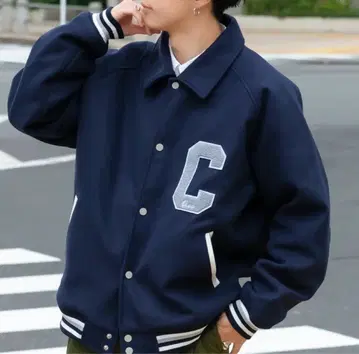 ONCILY 바시티 자켓