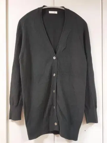 컨디션 최상 수리실 포함 이토이 캐시미어 100% 블랙 가디건 F 사이즈