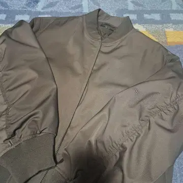 시착만 한 UNIQLO 보머 자켓 점퍼 올리브 XL 사이즈