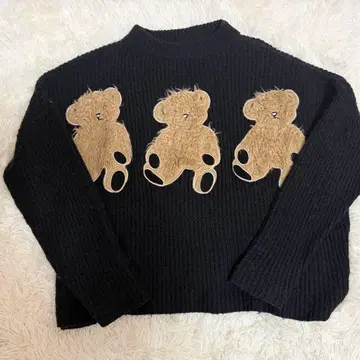 캔디 스트리퍼 곰 아플리케 니트 완판템 정가 17000엔