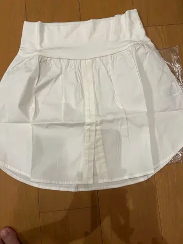 화이트 이너 밑단 M 사이즈