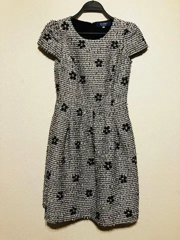 엠즈 그레이시 꽃무늬 트위드 원피스 프렌치 슬리브 38 네이비