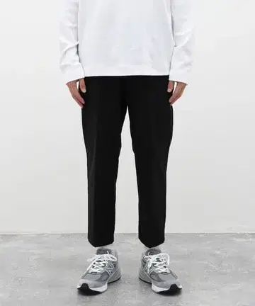 뉴발란스 스트레이트 핏 팬츠 M 사이즈 정가 17600엔