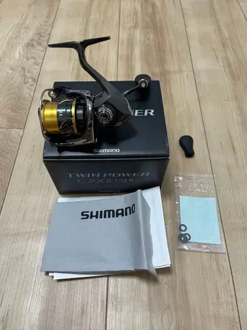 시마노 20 트윈파워 C2000SHG