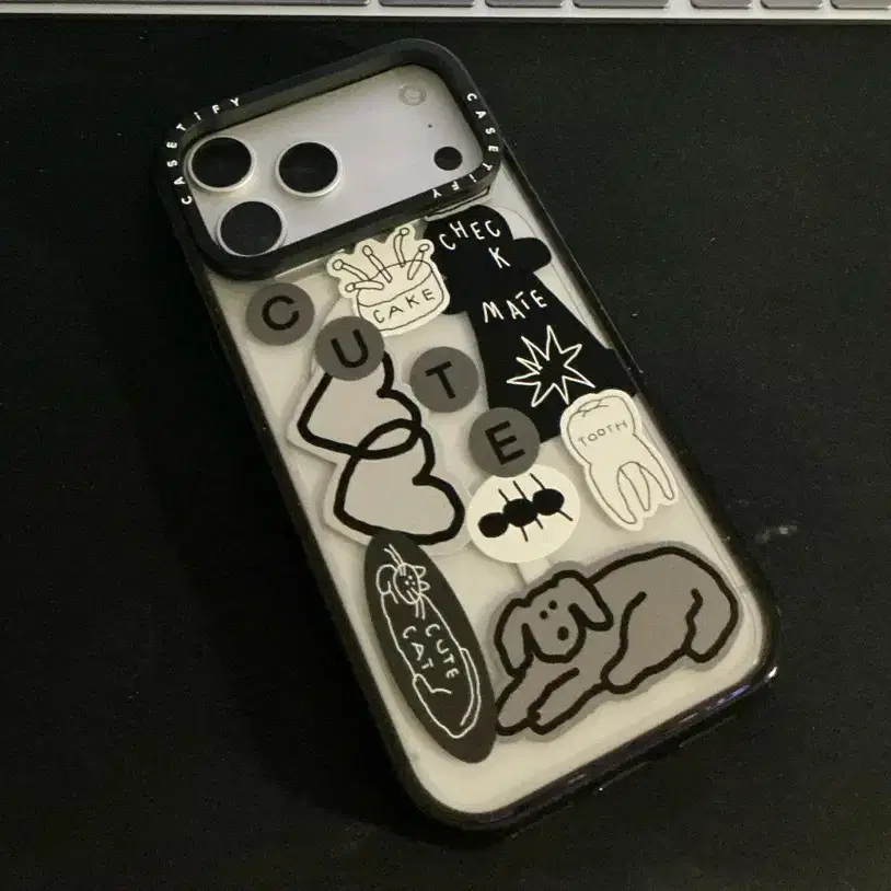 Casetify Maison Kitsune iPhone Case 17 Pro Max on Bunjang Global Site.