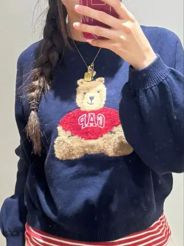 곰 자수 네이비 긴팔 니트