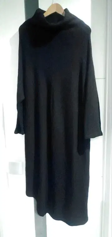 미사용 새상품 울 100% 블랙 니트 롱 원피스 긴팔