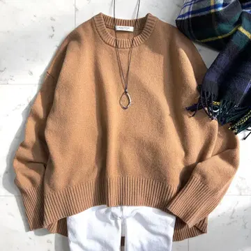 새상품급 맥피 라무 캐시미어 크루넥 니트 카멜 브라운