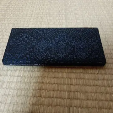 네이비 꽃무늬 엠보 장지갑
