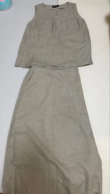 그린 라벨 셋업 슬리브리스 롱 스커트