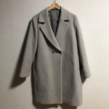 베이지 더블 브레스트 코트