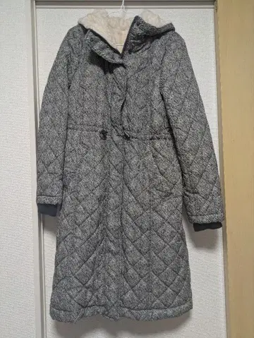 [새상품급] 퀼팅 보아 안감 부착 롱 코트 / 여성용 L / 클리닝 완료