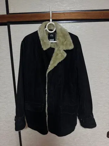 basel 블랙 플리스 보아 자켓 카라 부착