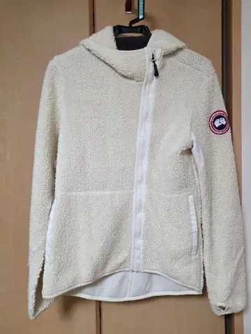 Canada Goose 플리스 자켓 크림