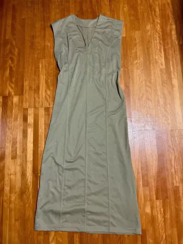 카키 슬리브리스 티셔츠 원피스 M 사이즈