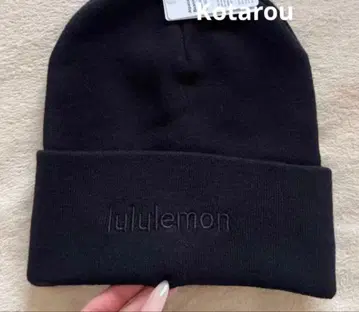 Lululemon Warm Revelation 로고 자수 비니 니트