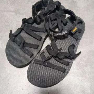 Teva 블랙 스포츠 샌들 사이즈 23