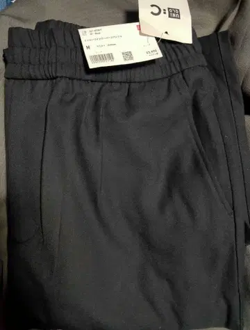 UNIQLO C 이지 와이드 테이퍼드 팬츠 블랙 M 사이즈