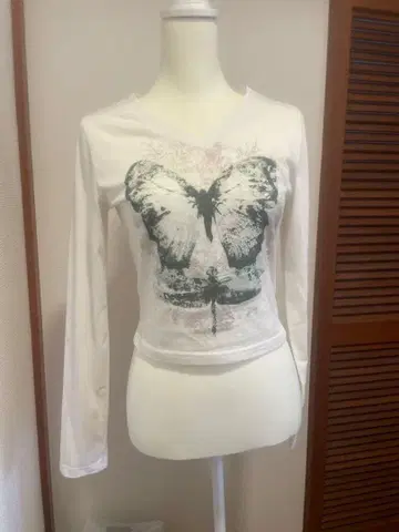 y2k 짧은 기장 나비 프린트 긴팔 V넥 T셔츠