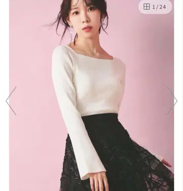 새상품 택 포함 2025년 신상 셀포드 스퀘어넥 리브 니트