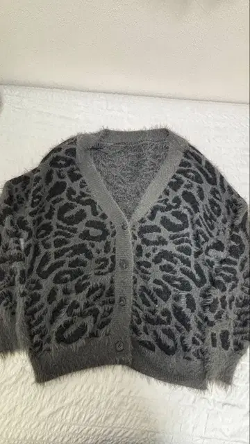 레오파드 무늬 가디건 긴팔 그레이