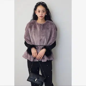 코드 리본 포함 인조 모피 베스트 그레이스 콘티넨탈 아나이 스타일