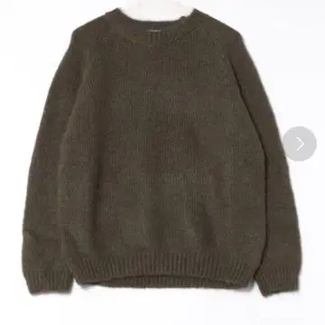 라운드 칼라 브러쉬드 니트