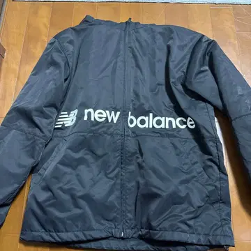 new balance 블랙 나일론 자켓 후드 부착