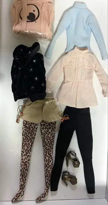 포피 후드티 아웃핏 모음 미사키 바비에도 Azone