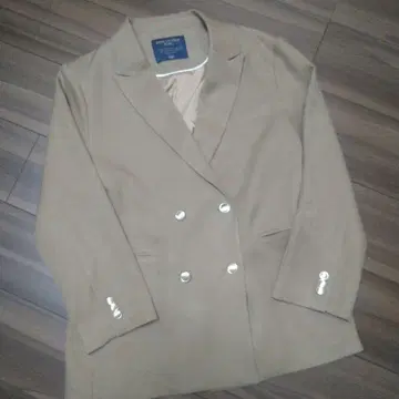 HONEYSUCKLE ROSE 베이지 더블 브레스트 자켓 L 사이즈