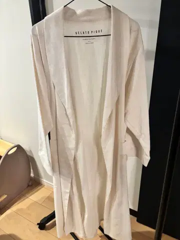 GELATO PIQUE 화이트 로브