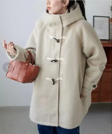 Discoat 샤기 후드 미들 더플 코트