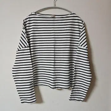 D.M.G. 화이트 블랙 스트라이프 긴팔 상의