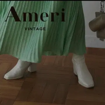 Ameri Vintage 화이트 스퀘어토 부티