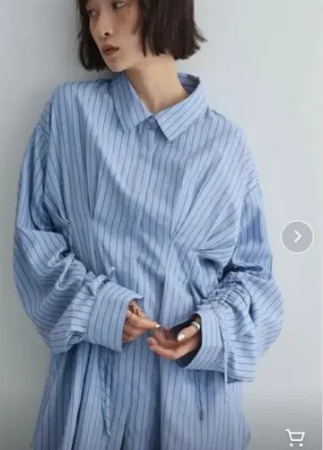 드로스트 셔링 허리 턱 셔츠 Anriettmusee