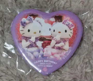 산리오 퓨로랜드 헬로키티 벌스데이 하트형 캔뱃지 5