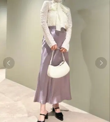 snidel 아세테이트 새틴 미디 스커트