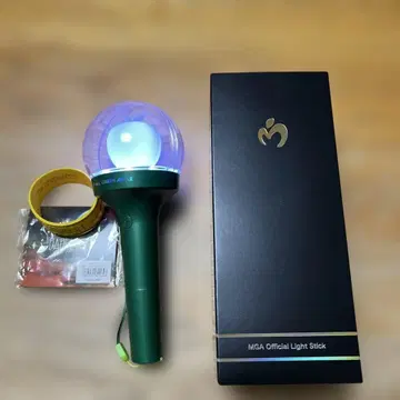 미세스 그린애플 응원봉과 러버 밴드