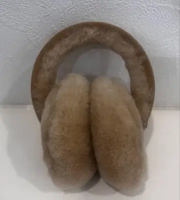 새상품급 EMUAustralia 에뮤 퍼 무스탕 귀도리 양가죽