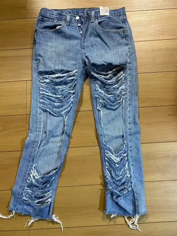 Levis 501 데미지 가공 청바지