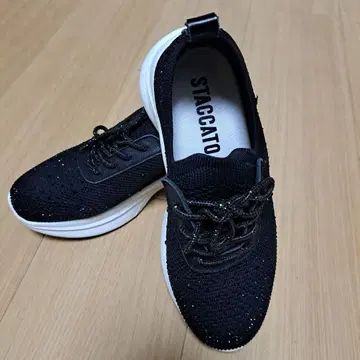 STACCATO 블랙 스팽글 스니커즈