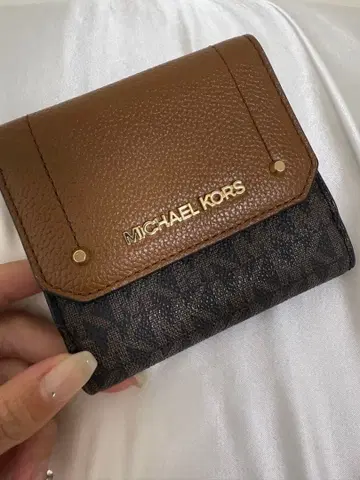 Michael Kors 마이클코어스 3단 폴더형 지갑 지갑 브라운