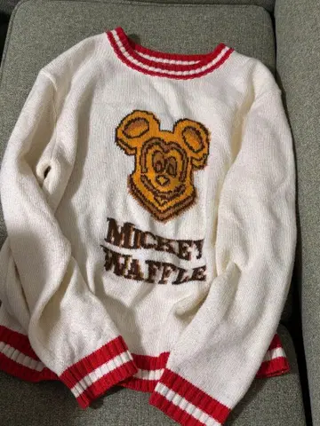 미키 와플 스웨터 M 사이즈