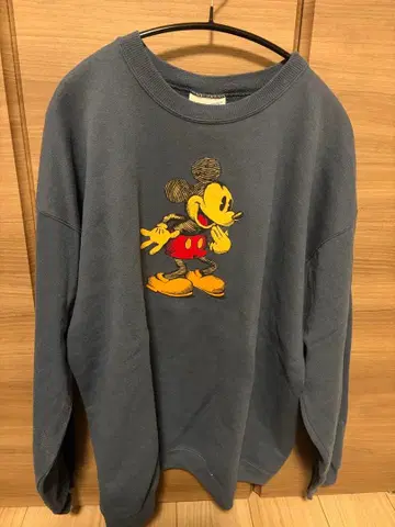 미키마우스 프린트 맨투맨