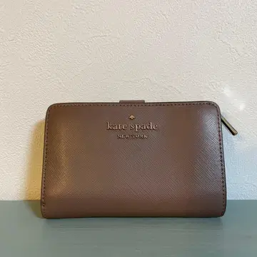 케이트 스페이드 접이식 지갑 브라운